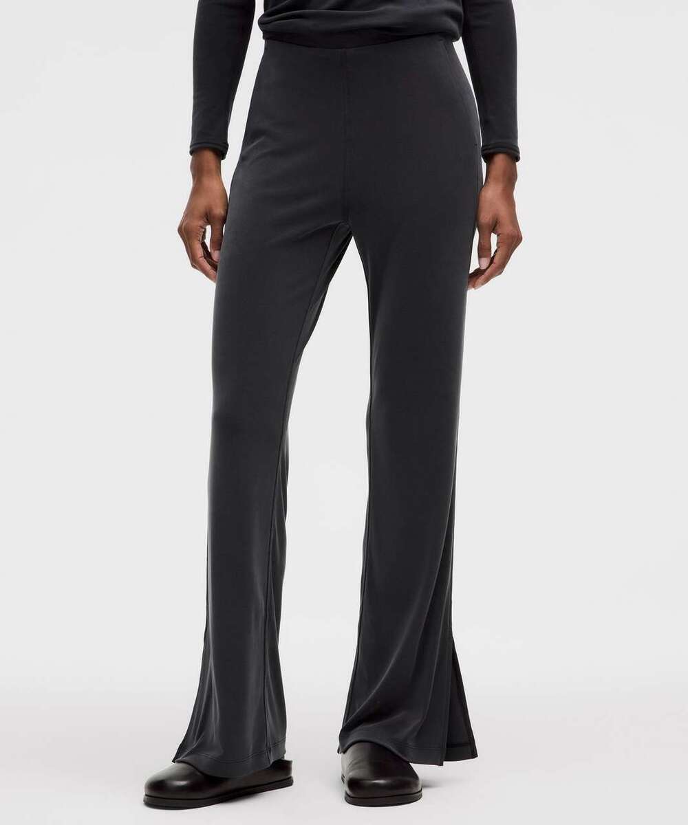Lululemon Drapey Softstreme Flared Pant Black Size Small